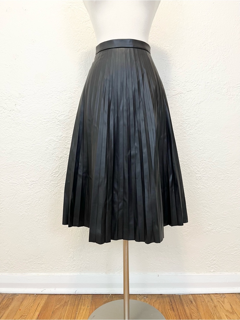 Black Pleated Midi Skirt Faux Leather Small S